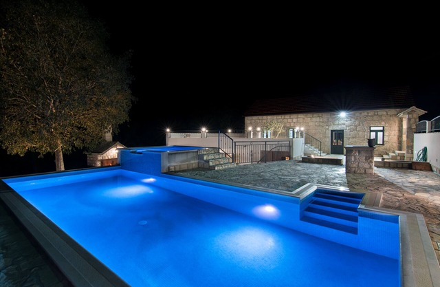 Villa Stipanovi Dvori with heated pooln