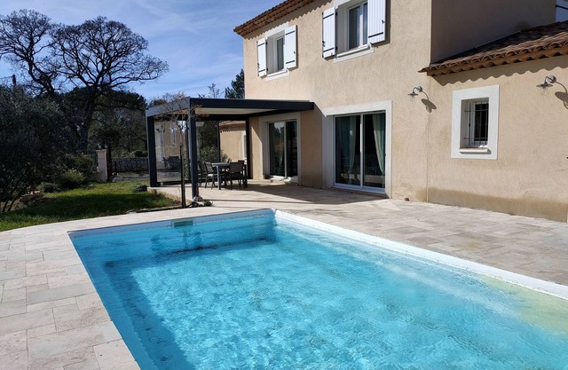 Villa sur Jardin Clos, Piscine et Terrasses, 7 Couchages, Environnement Calme