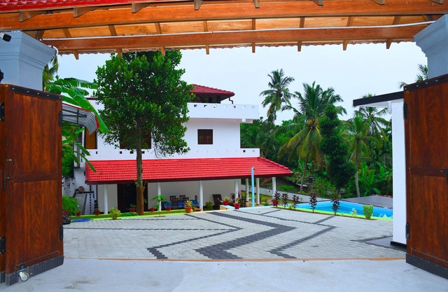 Villa Talpe Home stay Inviting 4 b&b and Pool