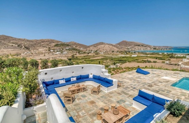 Villa Tchi Tcha - Naoussa Bay