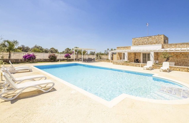 Villa Tito - Four Bedroom Villa, Sleeps 10