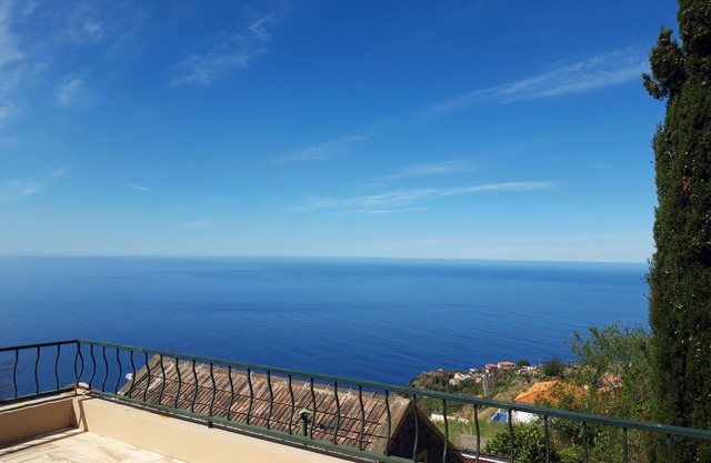 Villa Tomito, Arco da Calheta