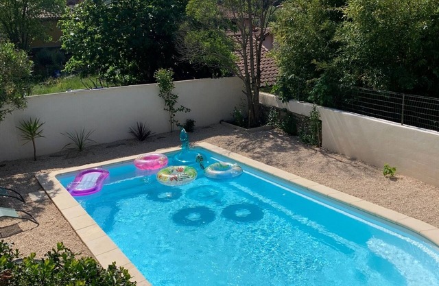 Villa très spacieuse avec Piscine privée dans les Cévennes