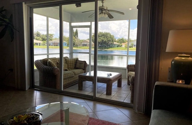 Villa Tranquility on a Lake!
