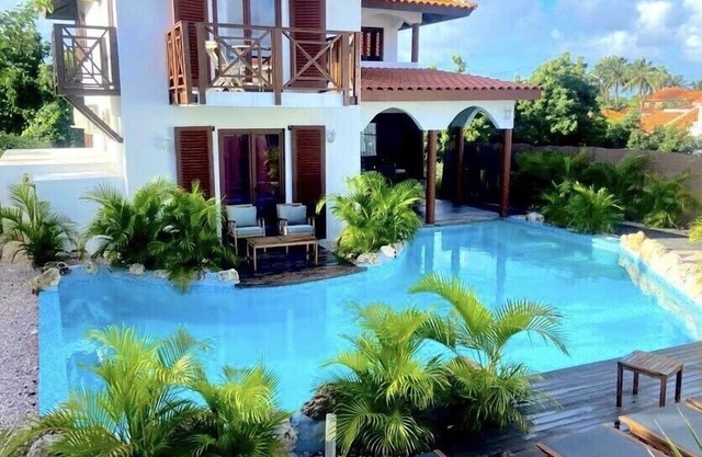 VILLA TROPIC PARADISE WITH POOL