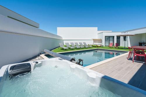 Villa Tropical with jacuzzi and private swimming pool