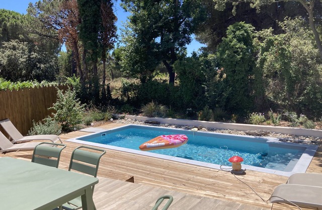 Villa tt comfort exceptional view pinewood clim swimming pool near beach/montpellier