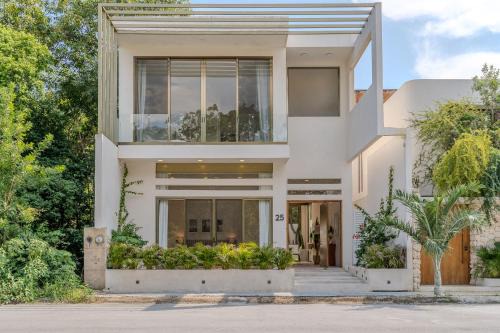 Villa Tulipan Modern 4 bedroom 4 bathroom and private pool
