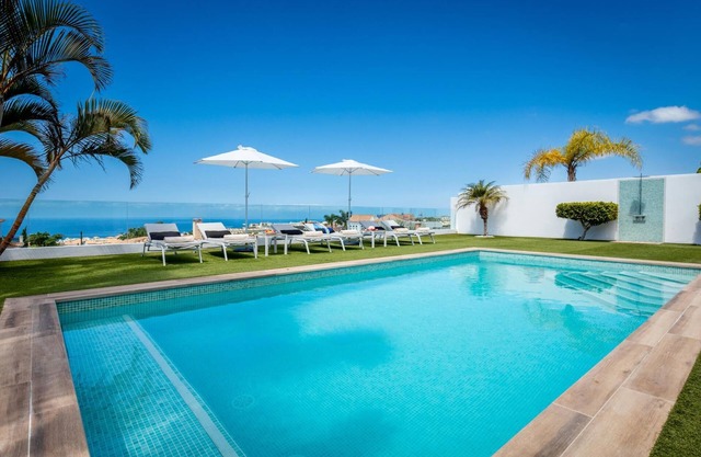 VILLA VALENTINA OCEAN VIEW HEATED POOL