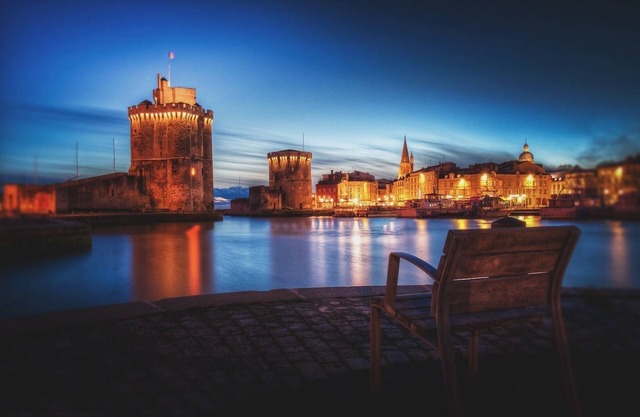 Villa Vasles, luxury Villa walking distance golf course, community pool