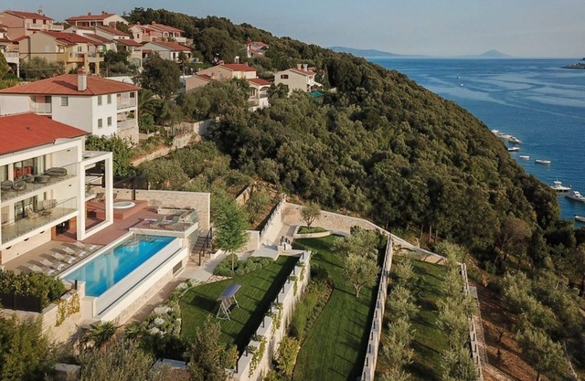 Villa Venera - Five Bedroom Villa, Sleeps 10