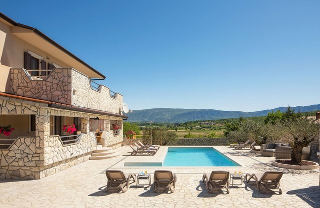 Villa Vesna with heated pool, sauna, jacuzzi