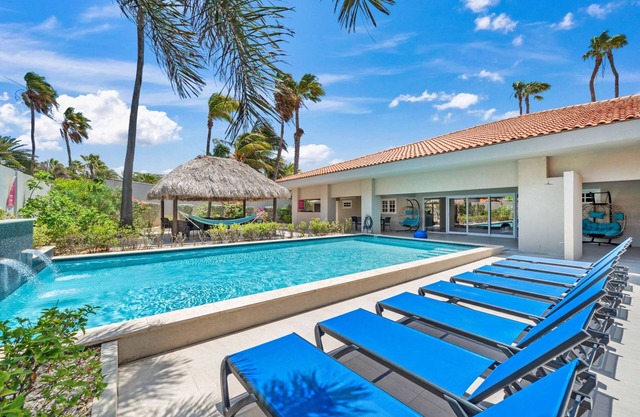 Villa w/Pool and Palapa, 2 mi to Palm Beach!