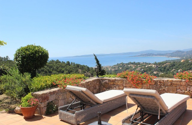 Villa with magnificent sea view over the Gulf of St Tropez