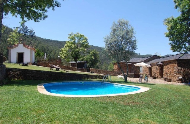 Villa with garden, barbecue and terrace