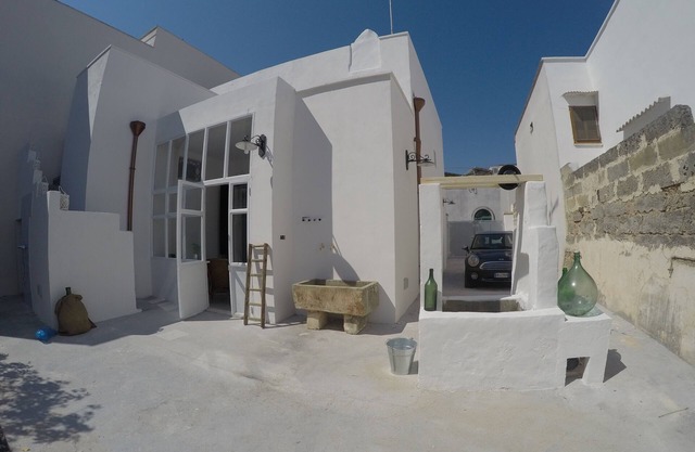 Villa with garden Jacuzzi near Gallipoli