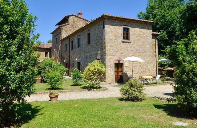 Villa with outdoor pool and WiFi