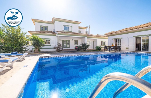 Villa with Pool and BBQ in Albufeira