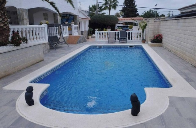 Villa With Pool Close to the Beach