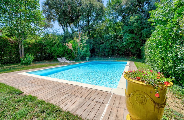 Villa with pool very close to downtown Aix