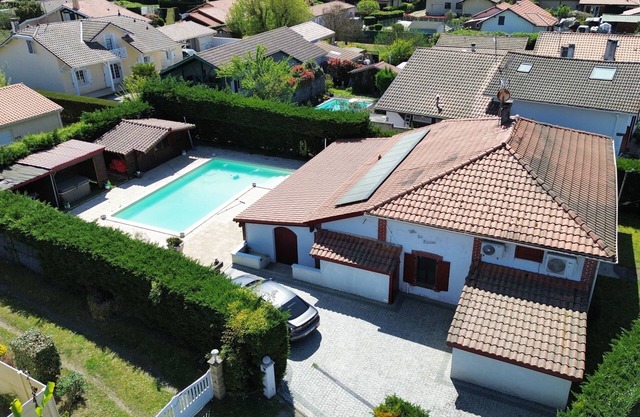 Villa with pool open veranda 40m2 5minutes downtown 5km from the sea