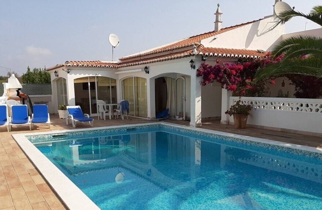 Villa with pool situated on the outskirts of Tavira