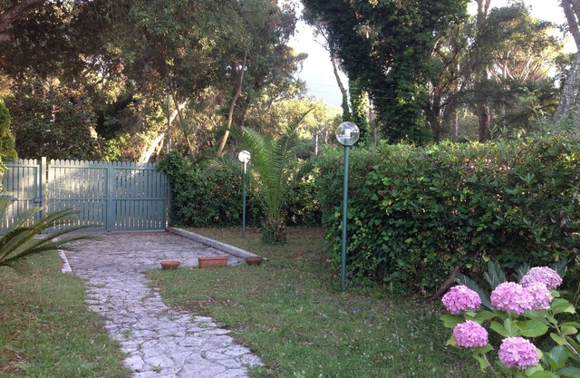 VILLA WITH PRIVATE GARDEN IN THE PARK OF CIRCEO OVERLOOKING THE LAKE SABAUDIA