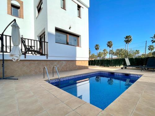 Villa with Private Pool Near Beach, cleaning included