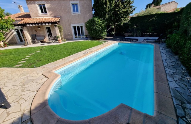 Villa with swimming pool close to the beach