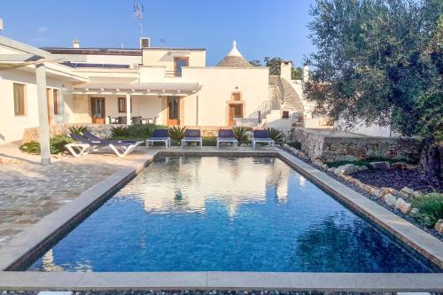 Villa with Trullo and Pool, Alberobello