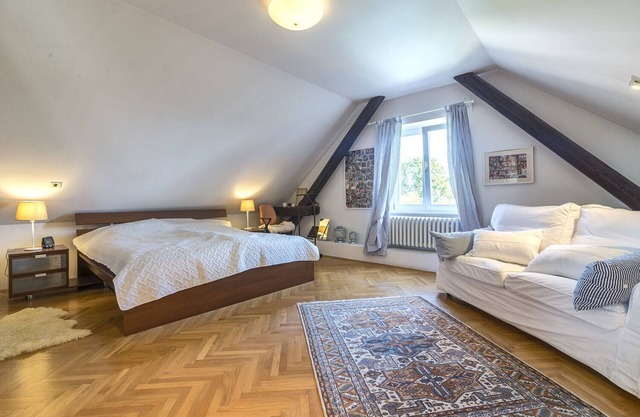 * Villa Zagreb with terrace & garden *