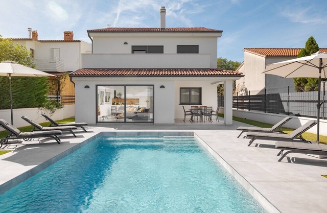 Villa Ziggi! Apartment mit privatem Pool