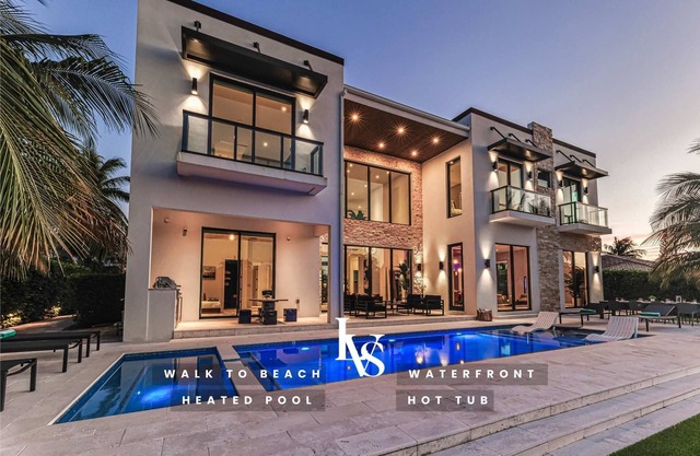 VillaBella Ultra LUXE 100ft Waterfront Villa 5Min2Beach