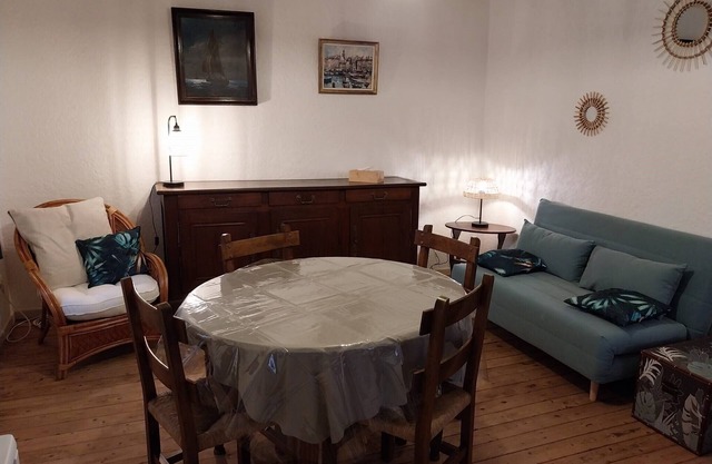 Village cottage with shops ideal for vacations or business stays