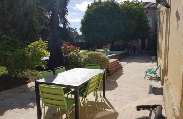 Village center, the charm of the old, completely renovated in Cezac