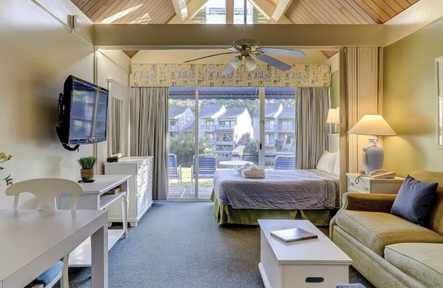 Village Studio at Palmetto Dunes. Great Value, Great Location, close to beach