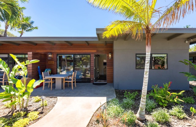 Villas By The Cove, Villa 8 · 1 Bedroom Villa with Ocean Views, Steps to Beach