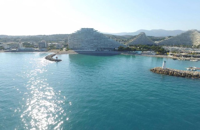 Villeneuve-Loubet : Appartement avec Terrasse, Climatisation et Garage - FR-1-252A-34