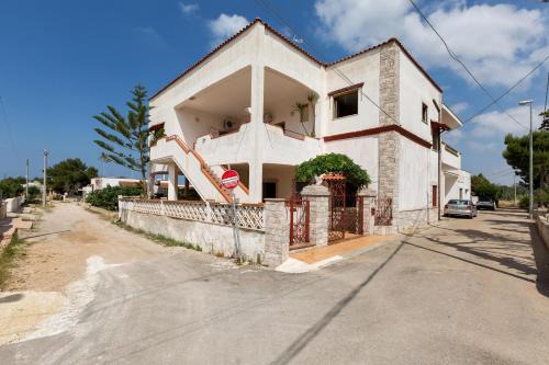 Villetta Posto Rosso by BarbarHouse