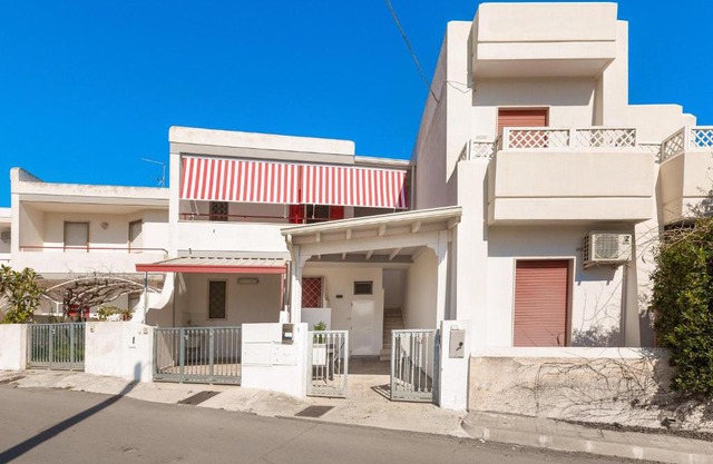 Villino Crisali' by BarbarHouse