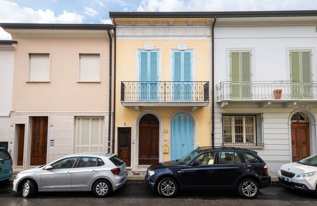 Villino Simona on three floors 250m from the sea with private courtyard and terrace