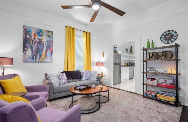 Vineyard Cottage-Pet Friendly & Walk to Oaklawn!