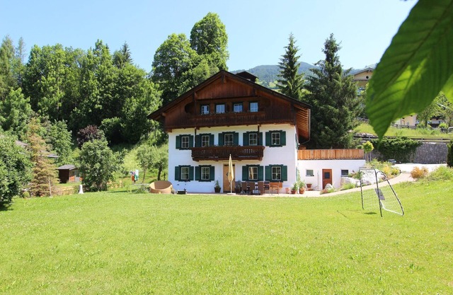 Vintage Apartment with Sauna in Hopfgarten