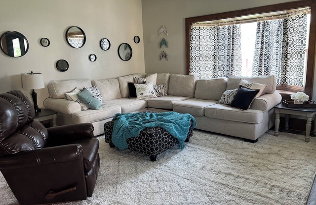 Vintage 2 Bedroom Bungalow in Perrysville