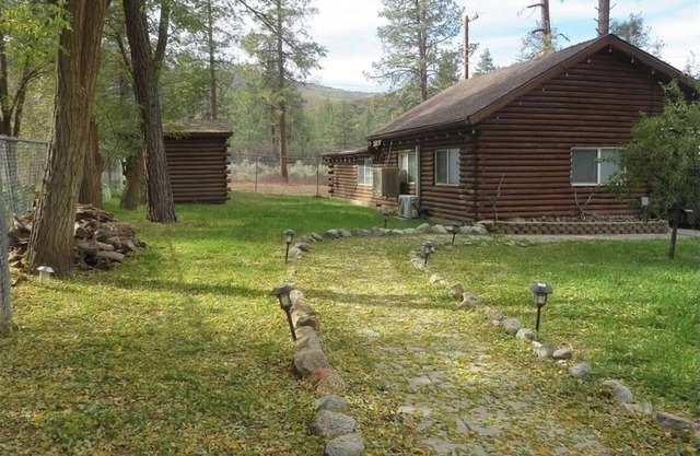 Vintage Cabin with modern day amenities