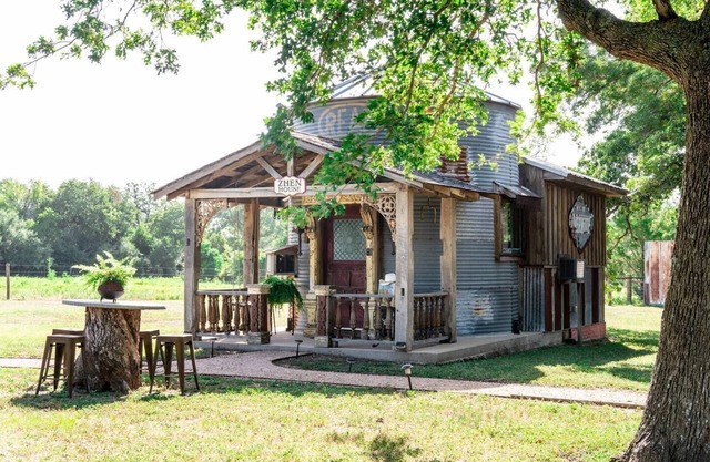 Vintage Silo #1 | 8 Min. to Round Top | Sleeps 3