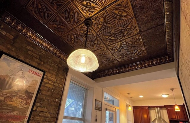 Vintage Wrigleyville Apartment with Parking