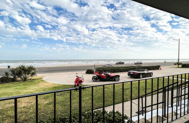VIP Beach Front Condo-First Floor Beautiful 2 BR 2BA sleeps 6 #102