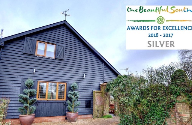 Visit England Gold Award Winning Rural 3 Bedroom Barn Conversion in Kent