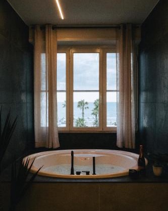 Vistamare Suites